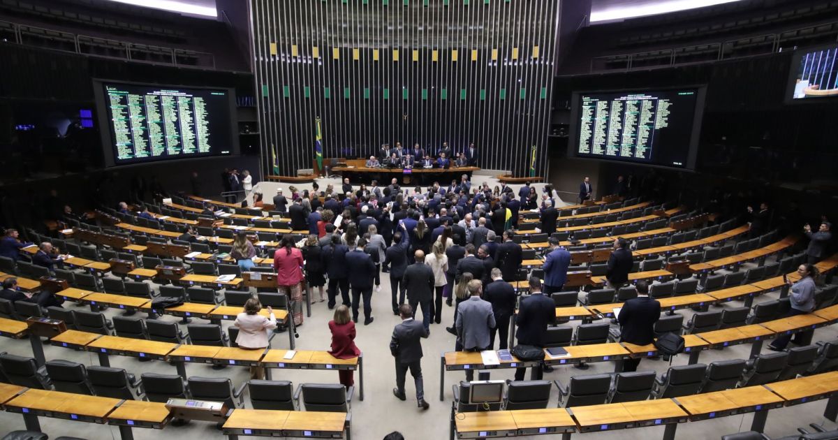 Governo e oposição entram em guerra de narrativas por queda de MP Governo e oposição entram em guerra de narrativas por queda de MP