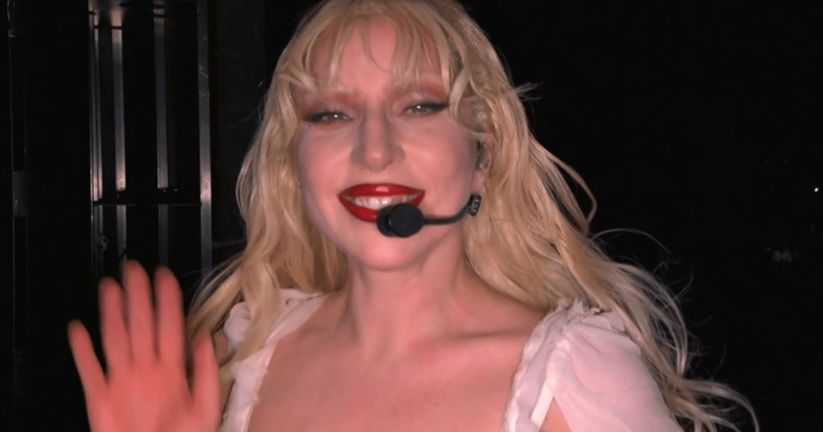 Lady Gaga confessa emoção com público do Rio: “Achei que ia desmaiar” Lady Gaga confessa emoção com público do Rio: “Achei que ia desmaiar”