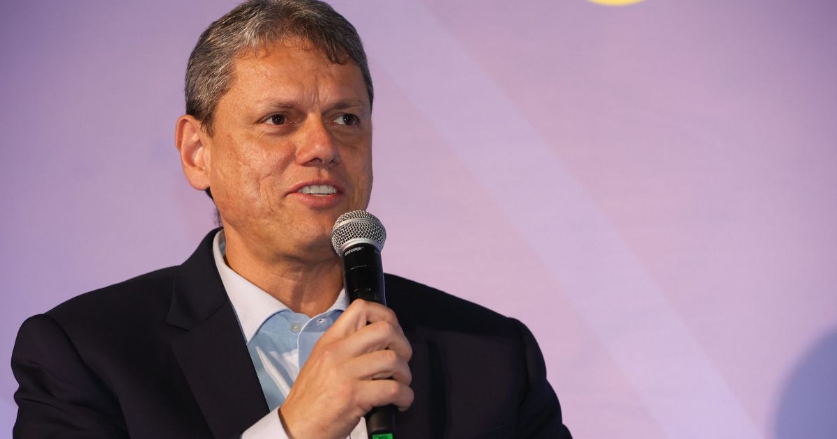 Tarcísio presta solidariedade a Castro e critica avanço do crime no país Tarcísio presta solidariedade a Castro e critica avanço do crime no país