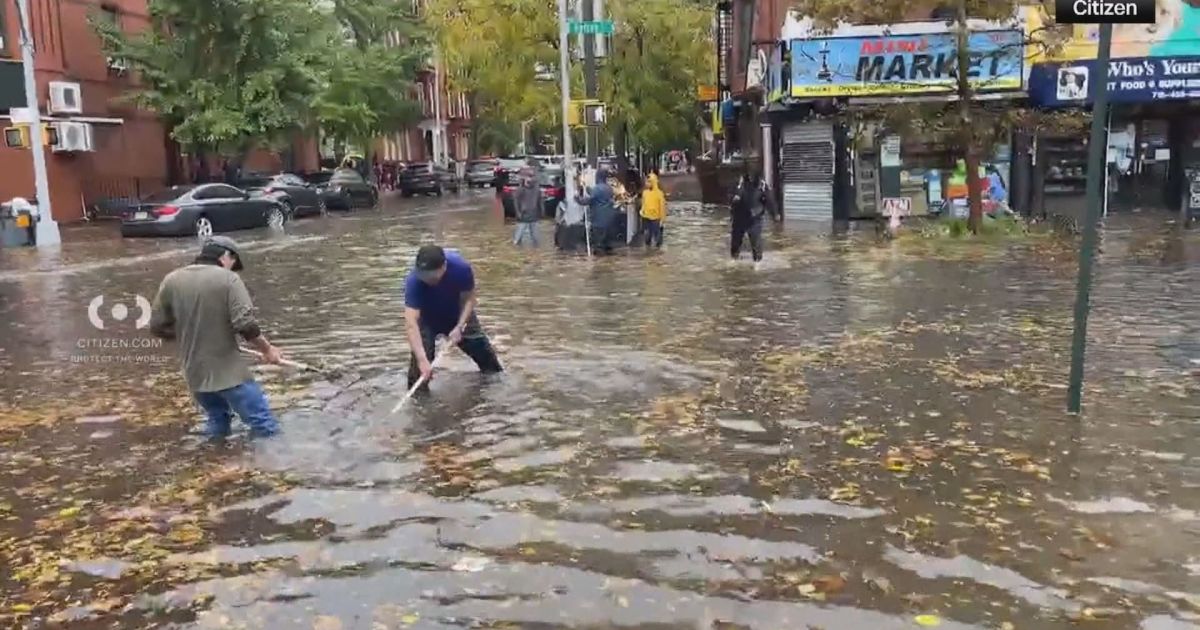 Fortes chuvas atingem Nova York e deixam pelo menos dois mortos Fortes chuvas atingem Nova York e deixam pelo menos dois mortos