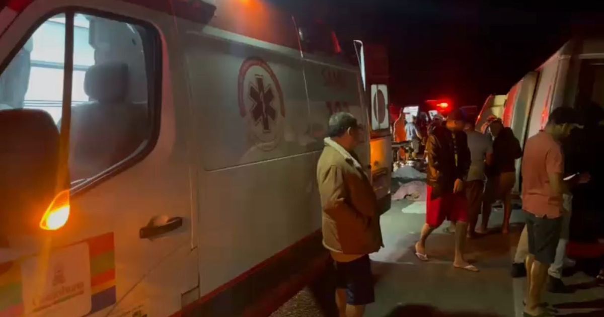 Polícia investiga acidente de ônibus que deixou 17 mortos em PE
