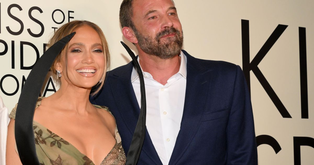 Jennifer Lopez e Ben Affleck posam juntos em tapete vermelho após divórcio Jennifer Lopez e Ben Affleck posam juntos em tapete vermelho após divórcio