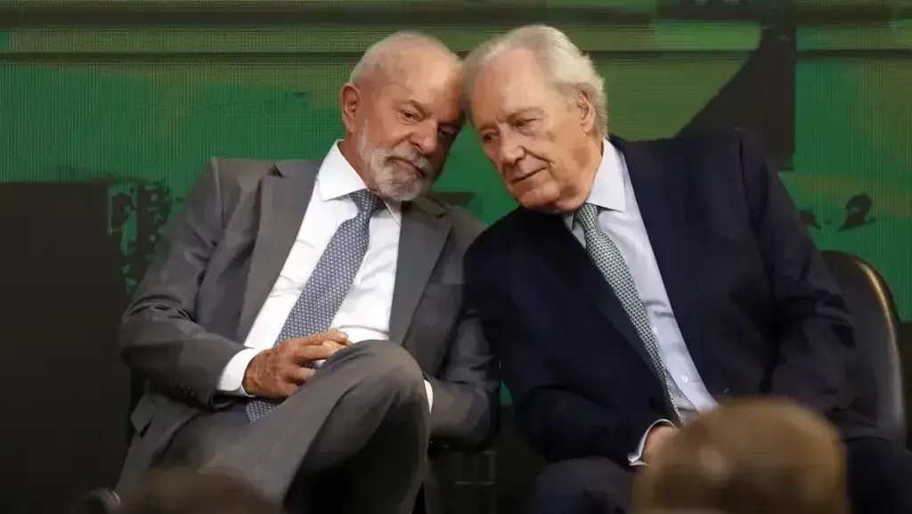 Lula deve decidir sobre vaga no STF após voltar da Itália, diz Lewandowski Lula deve decidir sobre vaga no STF após voltar da Itália, diz Lewandowski
