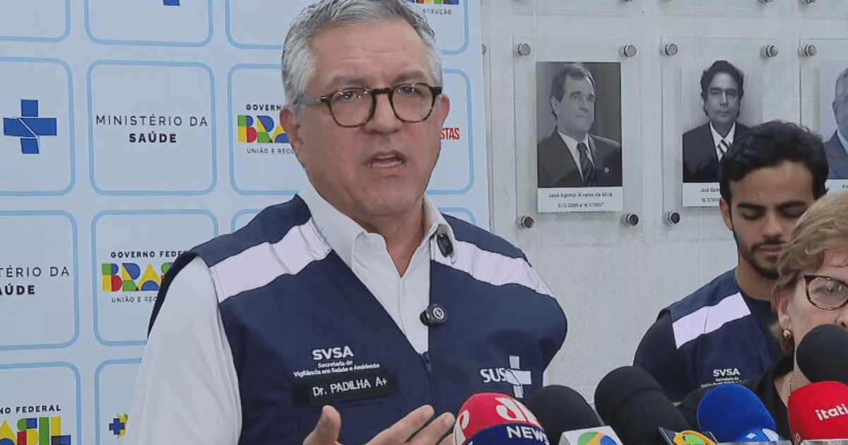 Exames descartaram intoxicação por metanol na BA e no ES, diz Padilha Exames descartaram intoxicação por metanol na BA e no ES, diz Padilha