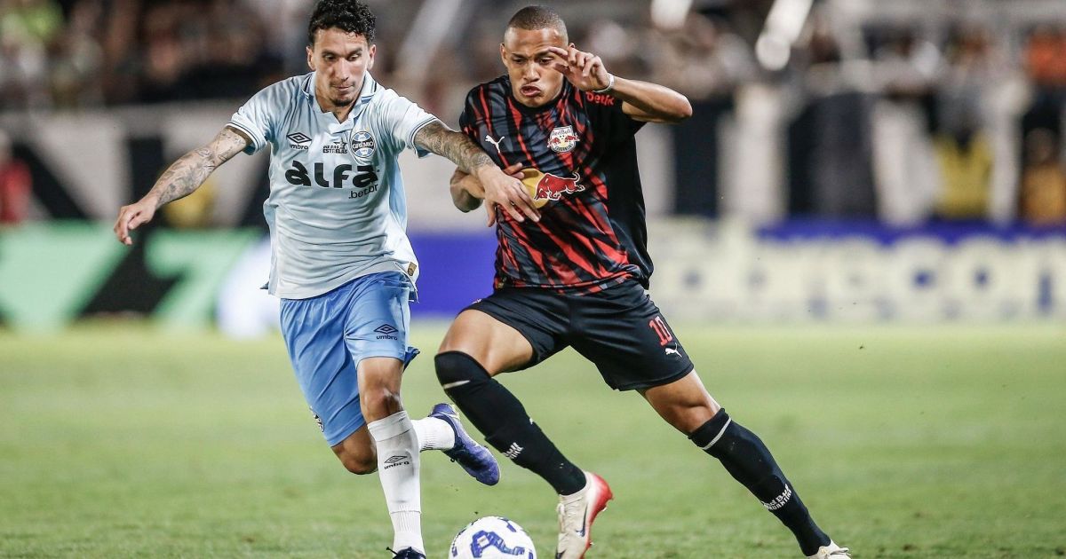 Comentarista de arbitragem muda opinião sobre lance de Bragantino X Grêmio Comentarista de arbitragem muda opinião sobre lance de Bragantino X Grêmio