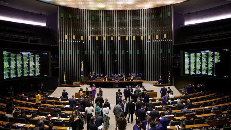Centrão pede mais tempo e anistia segue travada na Câmara na próxima semana Centrão pede mais tempo e anistia segue travada na Câmara na próxima semana