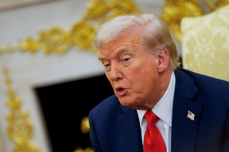 Trump avalia atacar rotas de tráfico de cocaína na Venezuela, dizem fontes Trump avalia atacar rotas de tráfico de cocaína na Venezuela, dizem fontes