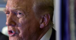 Trump diz que concederá perdão a ex-presidente de Honduras