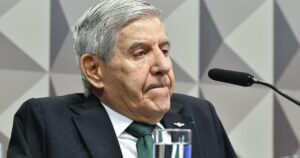 PGR se manifesta a favor de prisão domiciliar para Augusto Heleno