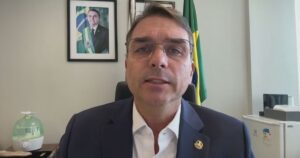Análise: Papel de Flávio foi crucial para pedido de prisão de Bolsonaro