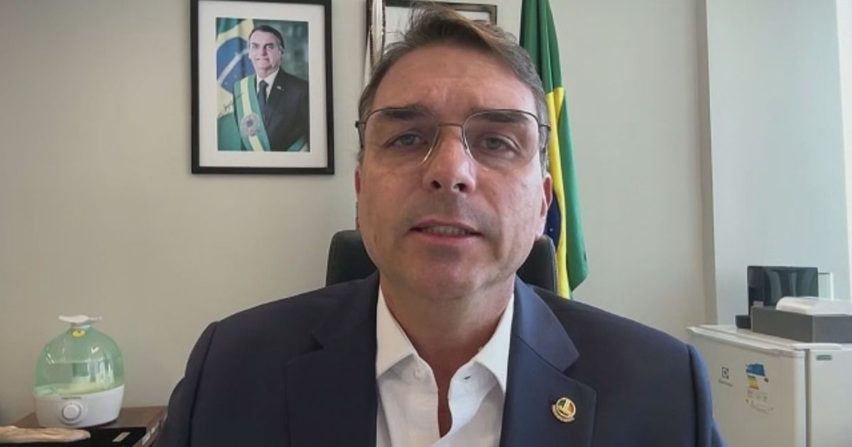 Análise: Papel de Flávio foi crucial para pedido de prisão de Bolsonaro