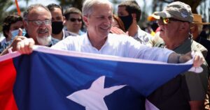 Chile: Kast surpreende e diferença para Jara é de 2 pontos no 1º turno