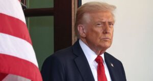 Trump pede fim de shutdown e diz que democratas estão “destruindo” economia