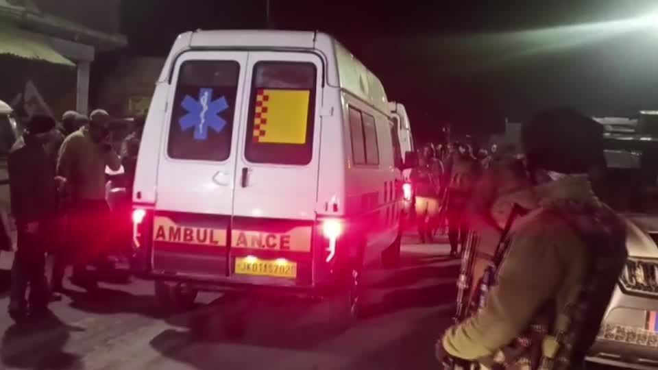 Explosão em delegacia da Índia deixa nove mortos e 27 feridos Explosão em delegacia da Índia deixa nove mortos e 27 feridos