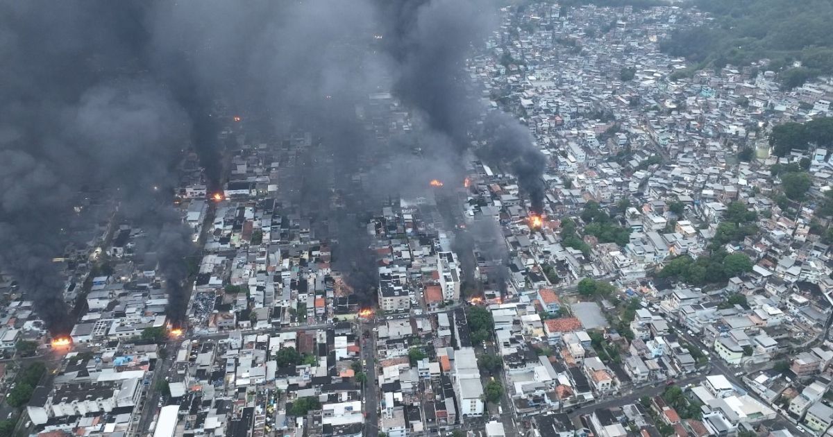 Vídeo: imagens de drones mostram “zona de guerra” durante operação no RJ
