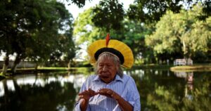 Projetos de infraestrutura na Amazônia são ameaça à floresta, diz Raoni