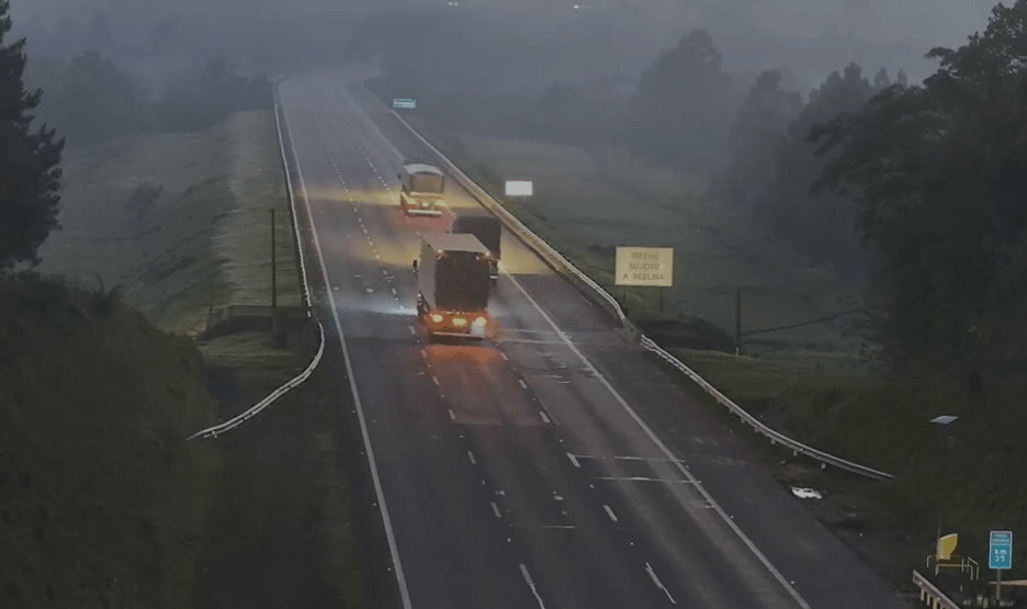 Vídeo mostra carreta trafegando antes de bloqueio no Rodoanel; veja