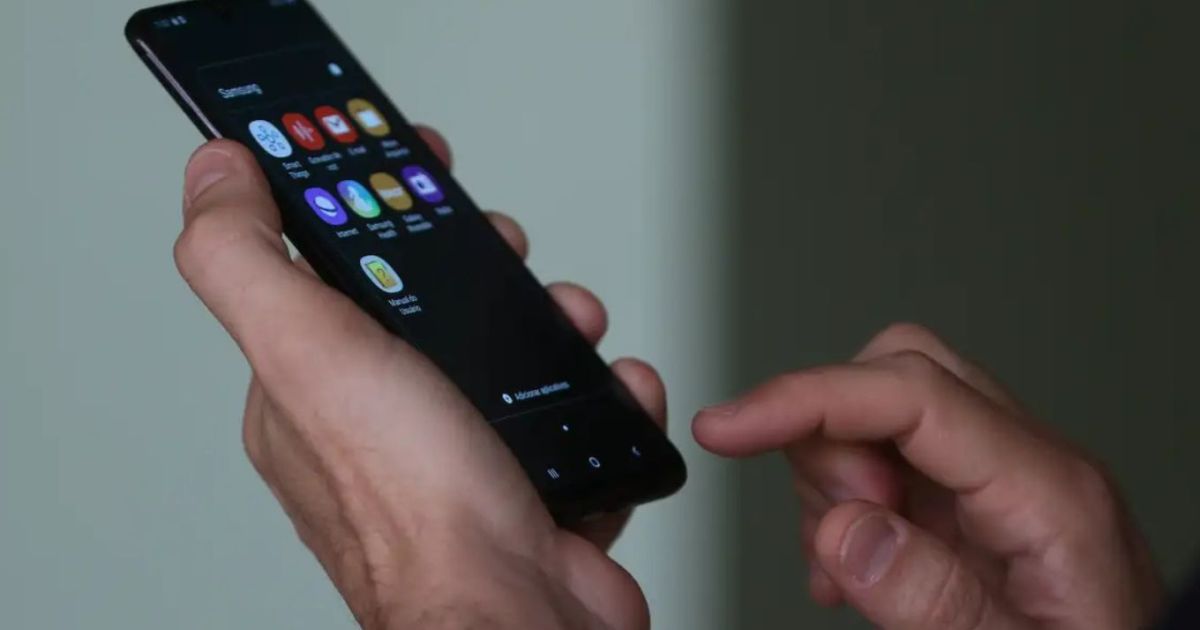 Brasileiro prioriza durabilidade ao escolher novo smartphone, diz pesquisa Brasileiro prioriza durabilidade ao escolher novo smartphone, diz pesquisa