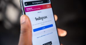 É possível ver Stories anonimamente no Instagram? Saiba como fazer