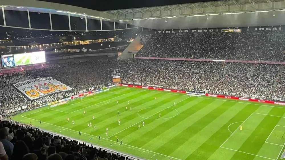 Corinthians se manifesta sobre falha de iluminação na Arena
