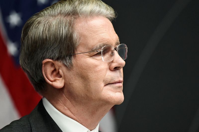 Bessent diz que juros altos dos EUA podem ter causado recessão imobiliária