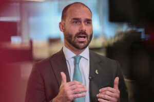 Termina nesta terça (25) julgamento que pode tornar Eduardo Bolsonaro réu
