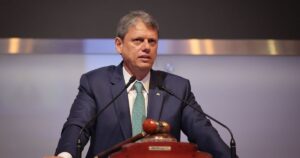 PP avalia deixar Tarcísio e lançar candidato próprio ao governo de SP