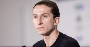 Filipe Luís evita comparar final contra o PSG com duelo com Bayern