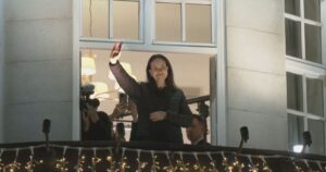 María Corina chega à Noruega e faz 1ª aparição pública em meses