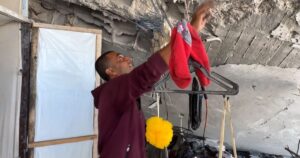 Tenda encharcada ou prédio em ruínas: moradores de Gaza enfrentam o inverno