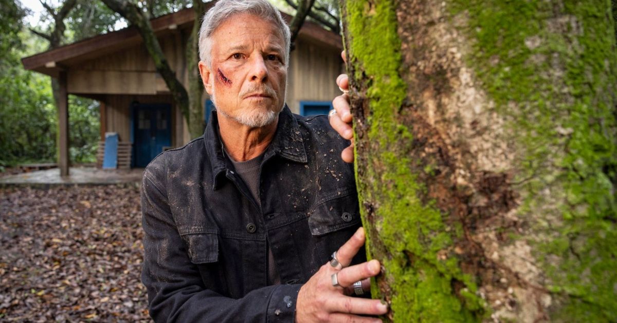 “Dona de Mim”: Jaques se esconde da polícia em casa abandonada “Dona de Mim”: Jaques se esconde da polícia em casa abandonada