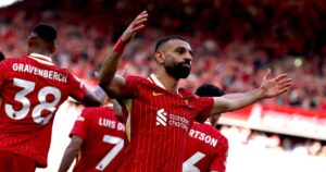 Wayne Rooney critica Salah e diz que atacante “destrói legado” no Liverpool