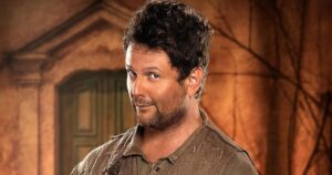 Selton Mello tenta adivinhar personagens marcantes da carreira