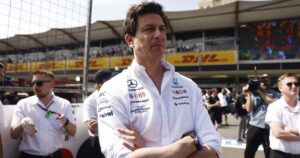 Toto Wolff diz que ele e Hamilton pensam em derrota de 2021 “todos os dias”