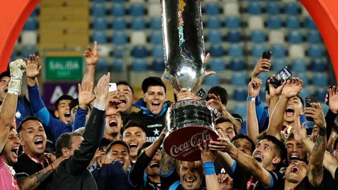 Troféu da Copa Chile chama atenção pelo formato: “Maior que o país”