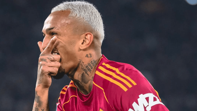 Com gol de ex-Flamengo, Roma vence Como e encosta na liderança da Série A Com gol de ex-Flamengo, Roma vence Como e encosta na liderança da Série A