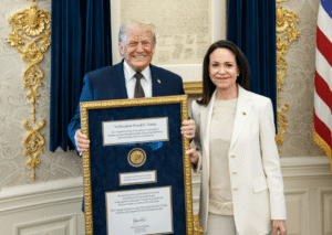 Trump aceita medalha do Prêmio Nobel da Paz de María Corina
