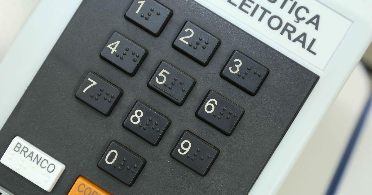 Governo e oposição não falam com eleitor de centro, diz Arko Advice