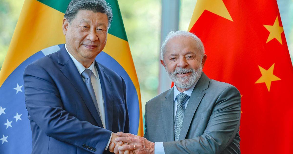 Lula e Xi Jinping discutem multilateralismo por telefone, diz agência Lula e Xi Jinping discutem multilateralismo por telefone, diz agência
