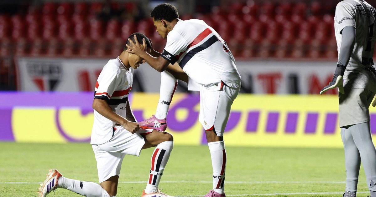 São Paulo goleia Ibrachina e vai à final da Copinha São Paulo goleia Ibrachina e vai à final da Copinha