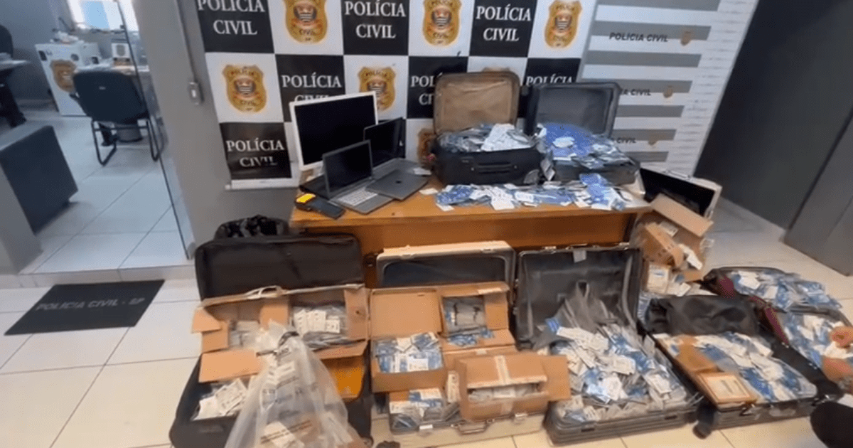 Três são presos e R$ 250 mil bloqueados em ação contra falsos policiais Três são presos e R$ 250 mil bloqueados em ação contra falsos policiais