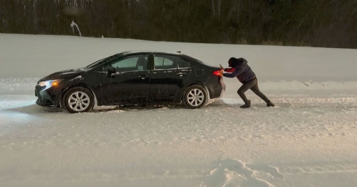 Mais de 750 mil pessoas estão sem luz devido à megatempestade nos EUA