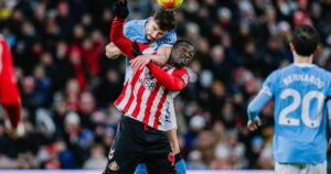 Premier League: Ano começa com seca de gols e City mais longe do título