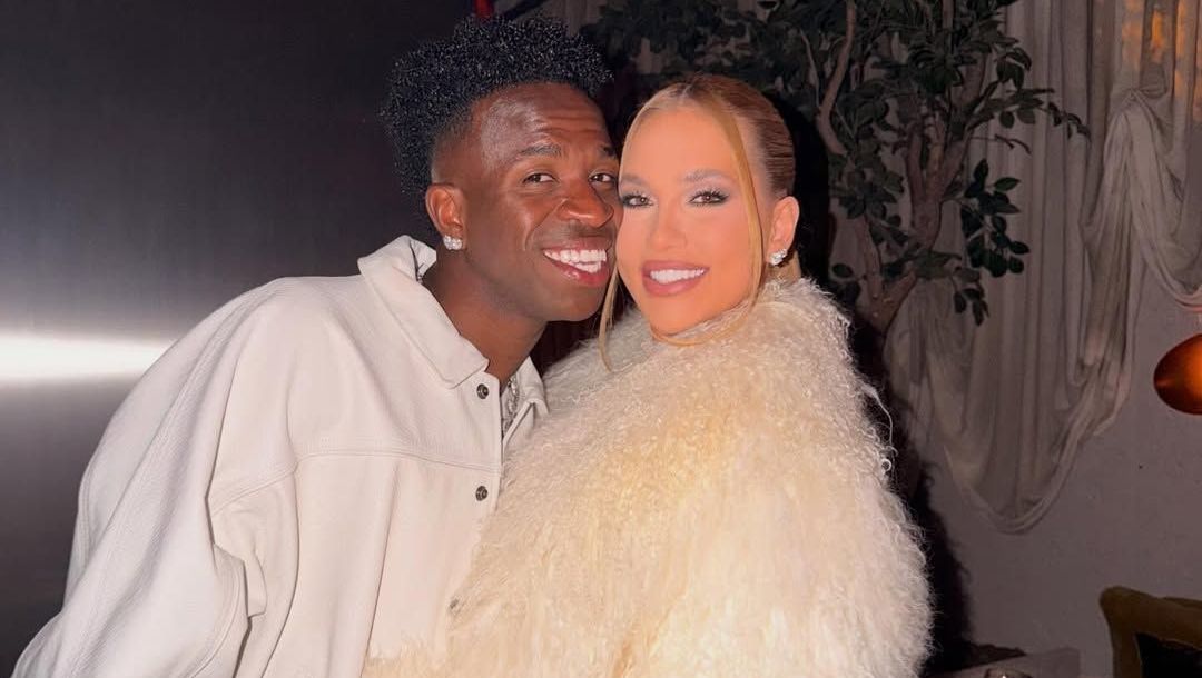 Vini Jr. posa abraçado com filha de Virginia; veja foto Vini Jr. posa abraçado com filha de Virginia; veja foto