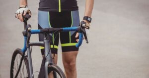 Andar de bicicleta pode afetar sua vida sexual? Especialista explica