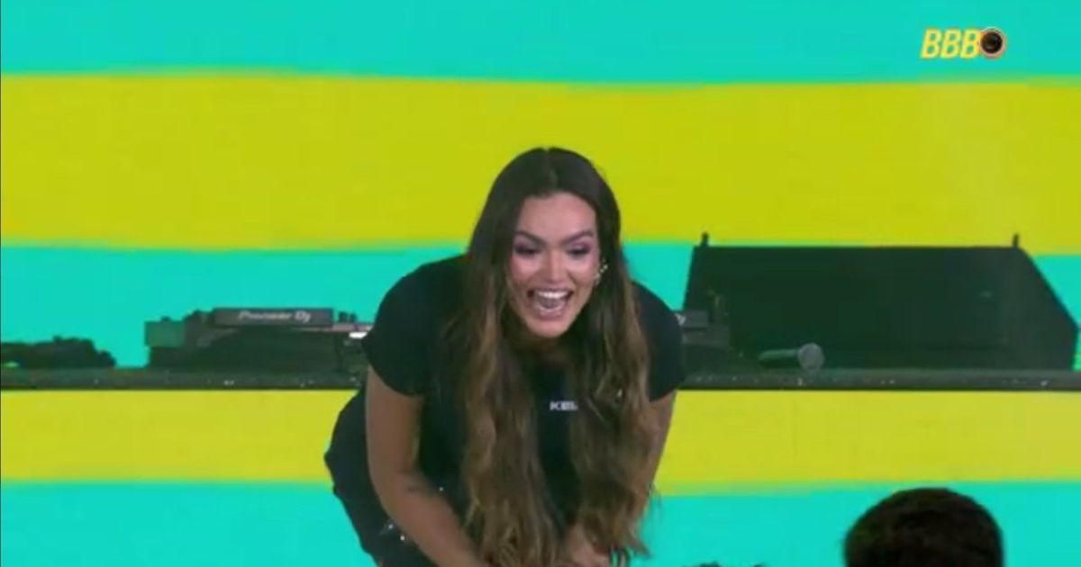 BBB 26: Filha de Kelly Key, Suzanna Freitas, sobe ao palco após show