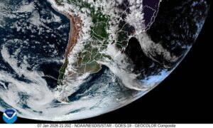 Ciclone extratropical deve chegar ao Brasil na sexta e causar muita chuva