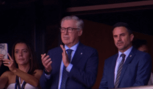 Técnico da Seleção, Ancelotti acompanha final entre Flamengo e Corinthians