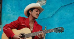 Bruno Mars resgata raízes latinas no novo álbum “The Romantic”