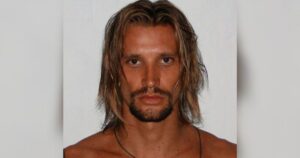 Ex-modelo internacional é preso por tráfico em praia de Florianópolis